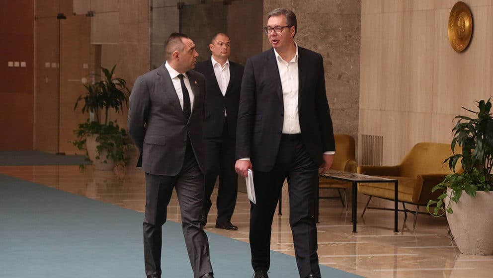 Vulin u novoj apolitičnoj ulozi: Da li ga je Vučić namerno "ućutkao"? 1