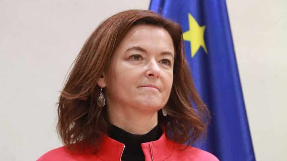Tanja Fajon „preživela“ glasanje o smeni u Parlamentu Slovenije 1