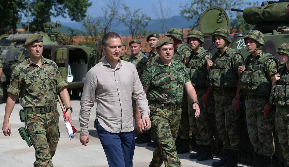 Pad helikoptera, tetka iz Kanade, obavezni vojni rok: Kakvi su nam do sada bili ministri odbrane? 6