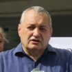 Srđan Milivojević (DS) na sednici pozvao Anu Brnabić da potpiše ostavku koju joj je on otkucao 18