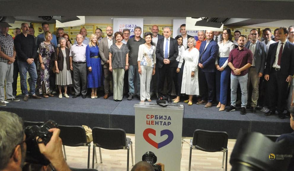 Predsednik suzbija korupciju u klozetu: Dnevnik Zdravka Ponoša 3 Predsednik suzbija korupciju u klozetu: Dnevnik Zdravka Ponoša 2