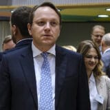 Oliver Varhelji prvo sa opozicionim poslanicima, potom i sa Brnabić 7