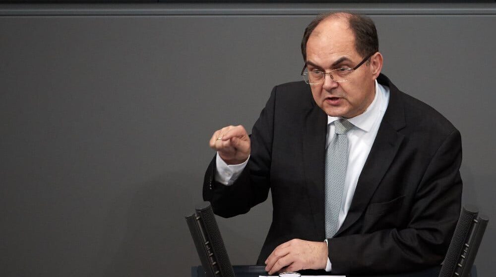 Hrvati razočarani, Bošnjaci pozdravljaju, Srbi kritikuju: Oprečne reakcije na odluku Kristijana Šmita 1