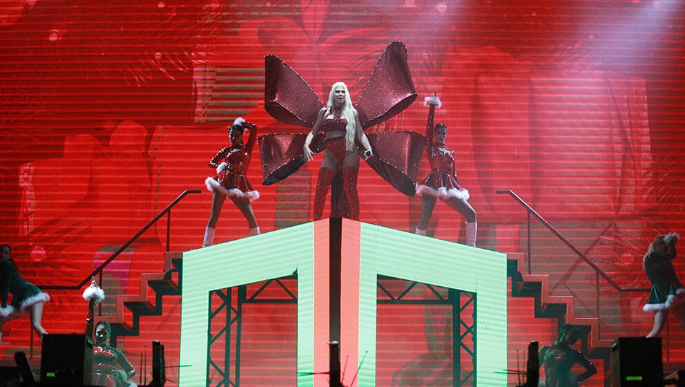 Milica Todorović 31. decembra, Jelena Karleuša dan kasnije u Boru: Pokrenuta peticija za otkazivanje koncerta 1