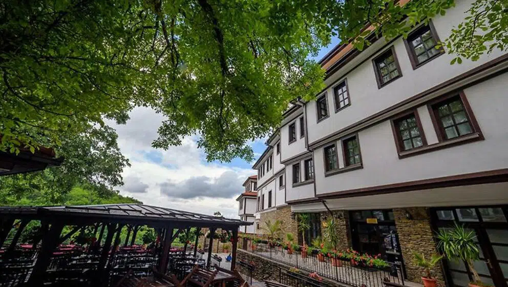 Da li se srpske crkve i manastiri u Severnoj Makedoniji koriste za žurke? 1