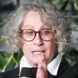 Društvo Koraci: Aidi Ćorović se preti zbog lažne vesti o cepanju zastave, apeluju na građane da ne nasedaju na lažne vesti 5