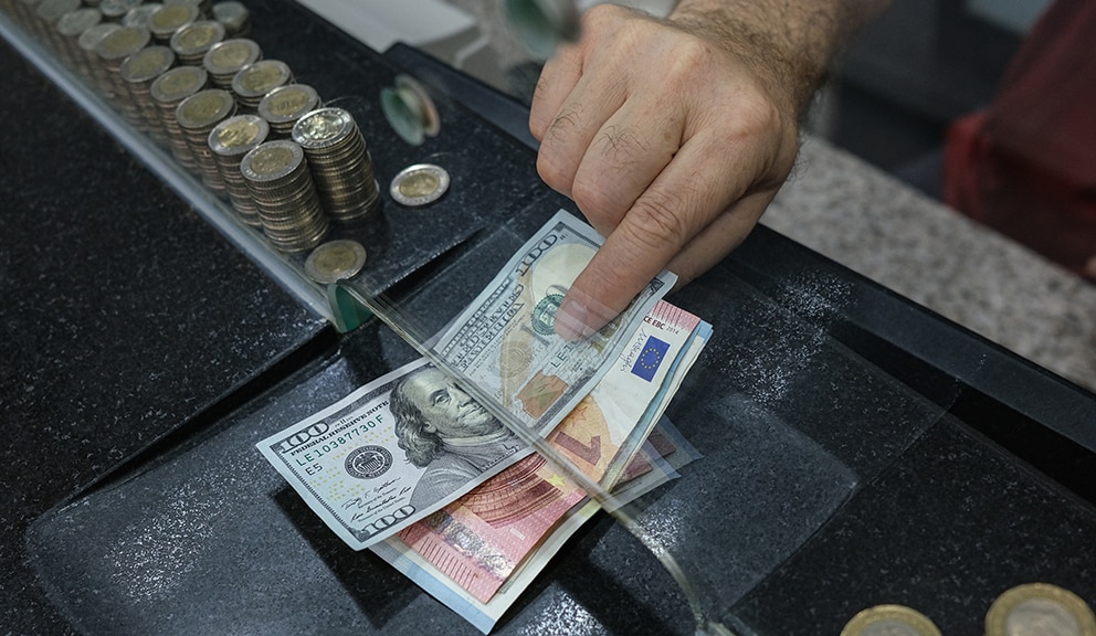 NBS poručuje da je devizno tržište stabilno, preti kaznama svima koji „žele da izvuku korist“