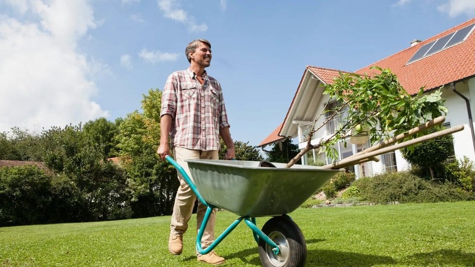 Psihologija: Zašto su nam neki ljudi na prvi pogled dosadni 3 muškarac, baštovanstvo