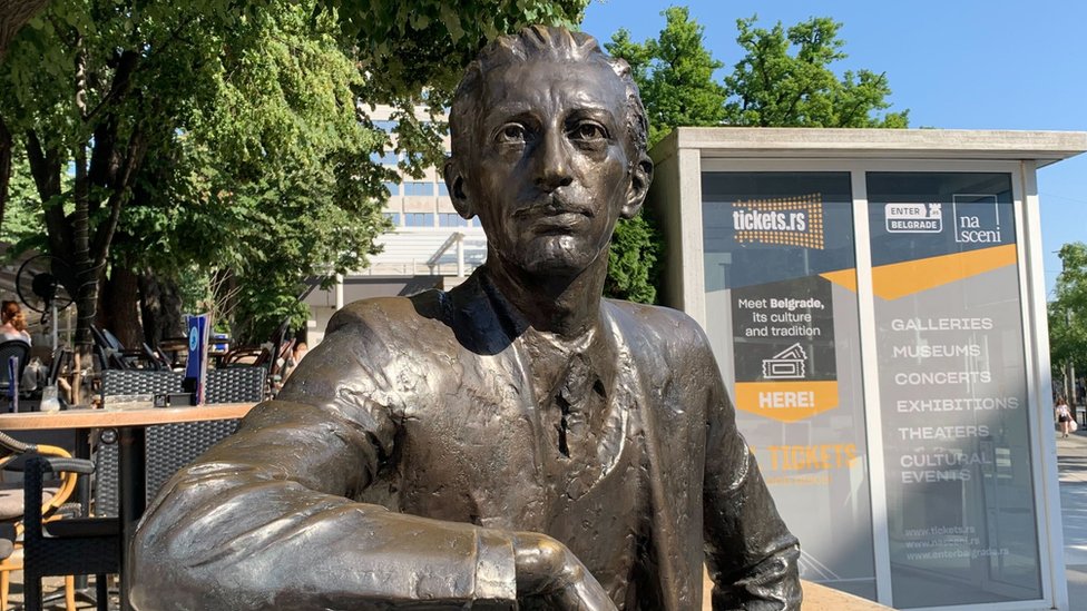 Srbija i književnost: Kako je viski spojio Borislava Pekića, Vinstona Čerčila i BBC 5 spomenik