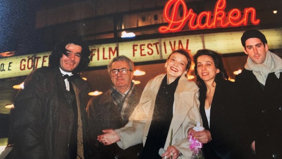 Rat u Bosni i Hercegovini, Sarajevo i film: Kako je sniman igrani film u opkoljenom gradu 4 Ekipa filma Neočekivana šetnja nakon premijere na Geteburg film festivali