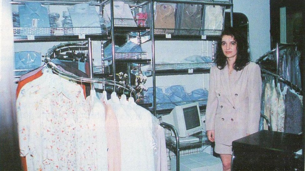 Železnica, Srbija: Podzemna stanica Vukov spomenik prošla je put od velelepnog do gotovo pustog objekta 4 butik košulja