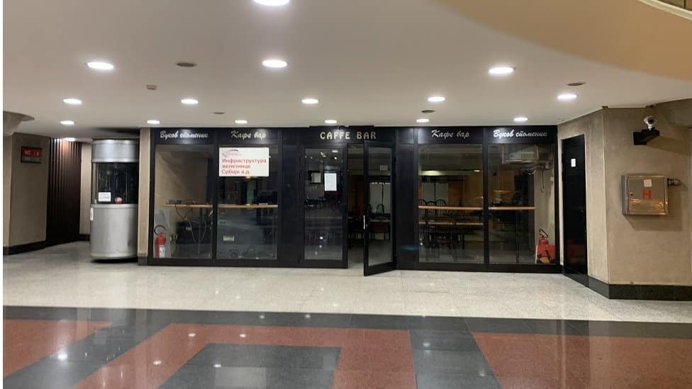 Železnica, Srbija: Podzemna stanica Vukov spomenik prošla je put od velelepnog do gotovo pustog objekta 3 Kafić ne radi