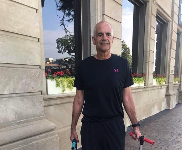 Amerika i pucnjava: Optužnica protiv osumnjičenog za napad, među žrtvama i roditelji dečaka koji je pronađen kako sam luta ulicom 3 Ken Pel