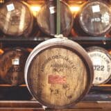 Alkohol i Velika Britanija: Bačva retkog škotskog viskija kompanije Ardbeg prodata za približno 19 miliona evra 3