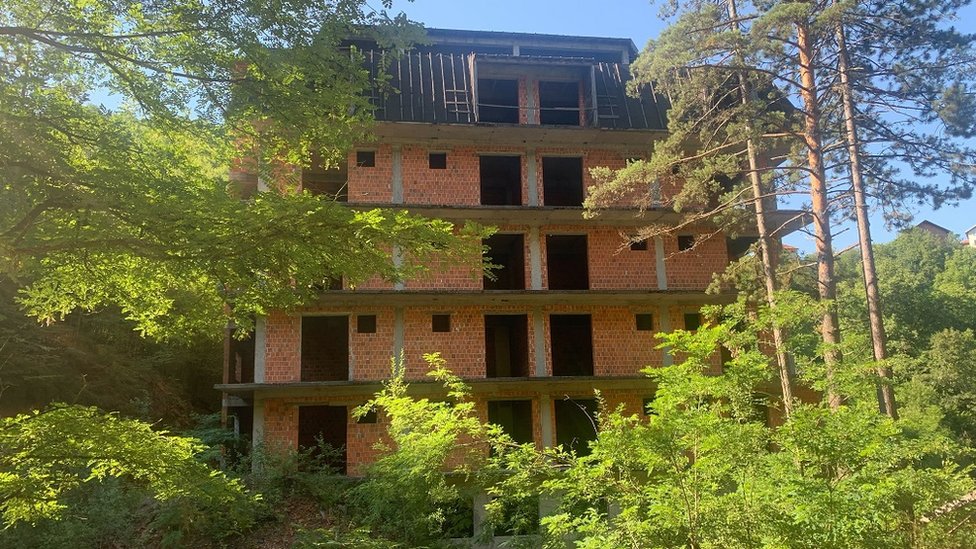 Bosna i Hercegovina i Srebrenica: „Mi smo ovde zanimljivi samo nekoliko dana godišnje" 14 hotel u izgradnji