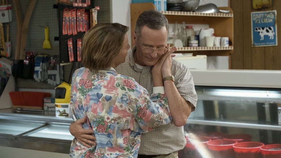 Bryan Cranston and Annette Bening in a scene of Jerry & Marge Go Large
