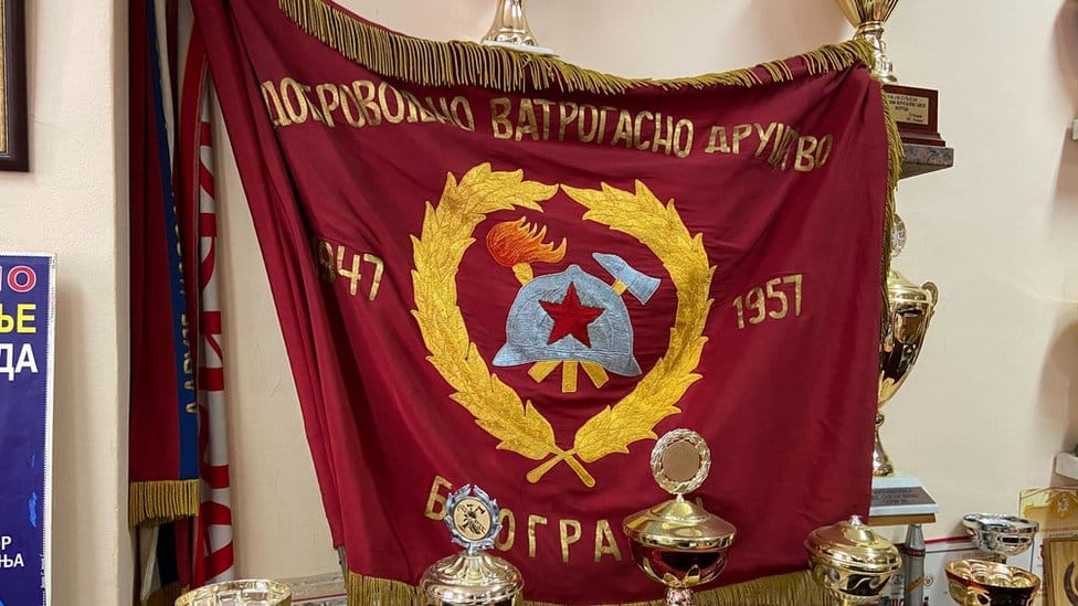 Visoke temperature i vatrogasci: Kad toplotni talas preti - ko i čime gasi požare u Srbiji 12 Zastava