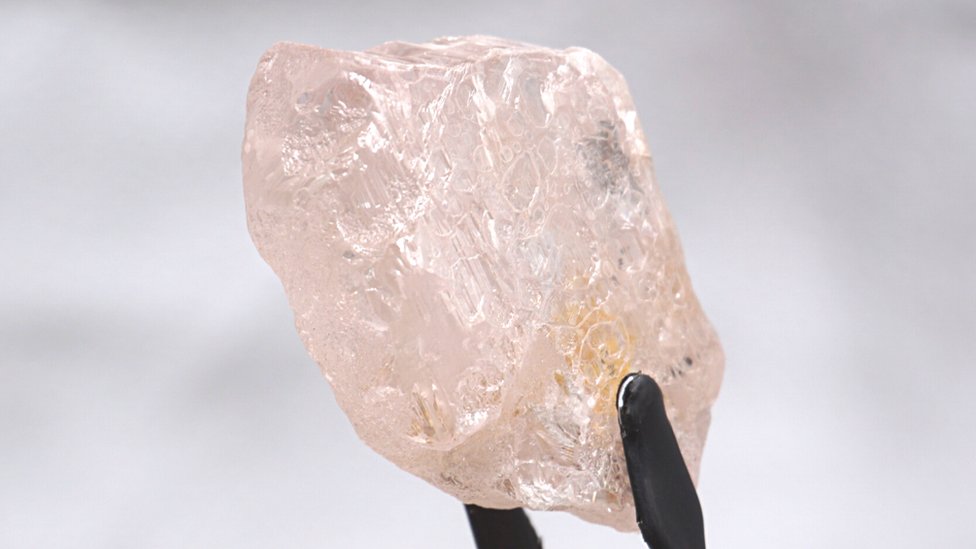 Afrika i drago kamenje: Pronađen redak ružičasti dijamant, najveće otkriće u poslednjih 300 godina 15