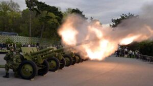 Vojska Srbije izvela počasnu artiljerijsku paljbu u Kruševcu povodom Vidovdana