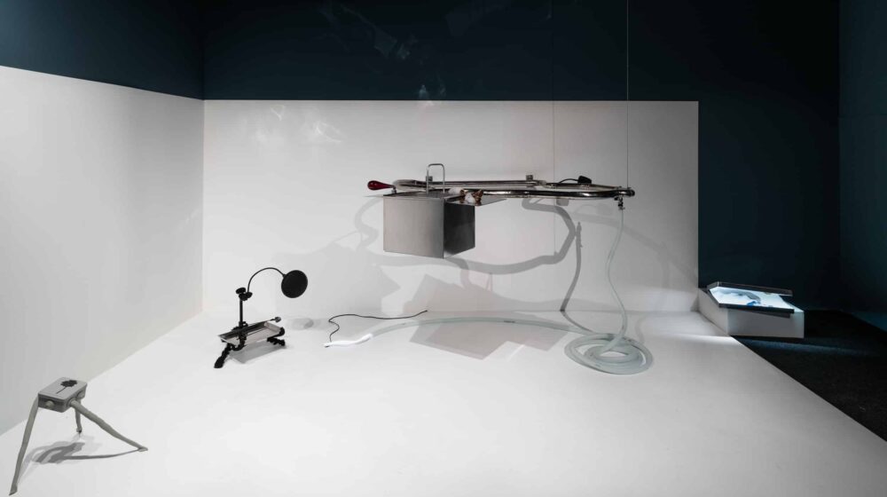 Naučnofantastična priča o "Umeću držanja za ruke” 1