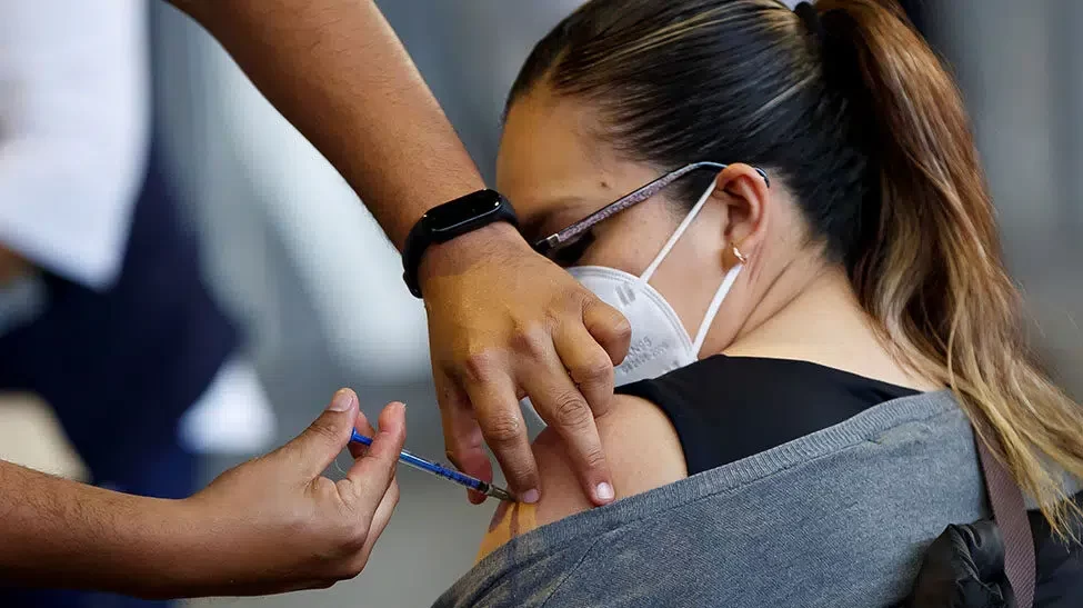 Da li bi građani Srbije trebalo da se zabrinu: Vakcina AstraZeneka predmet tužbe vakcinisanih ljudi u Velikog Britaniji 2 Vakcina