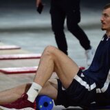 Simanić u avionu sa saigračima, stanje prate doktori iz "Dragiše Mišovića" (VIDEO) 12