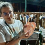 Zrenjaninska studentkinja Marina Kesić pravi predmete od epoksi smole 5