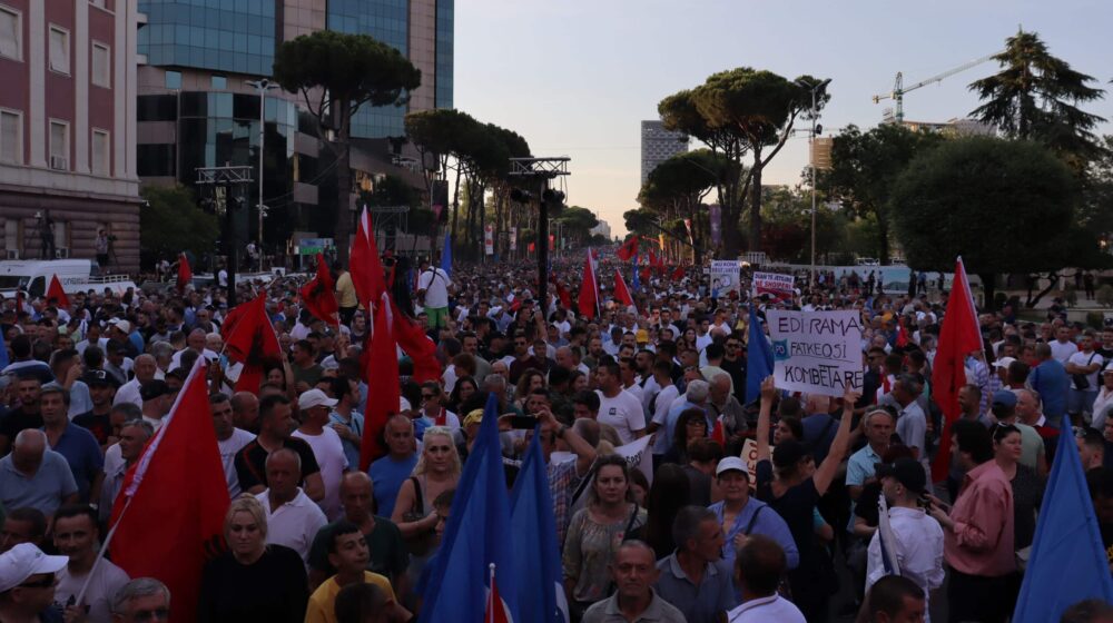 Protest opozicije u Tirani: "Albanija je u opasnosti" 1