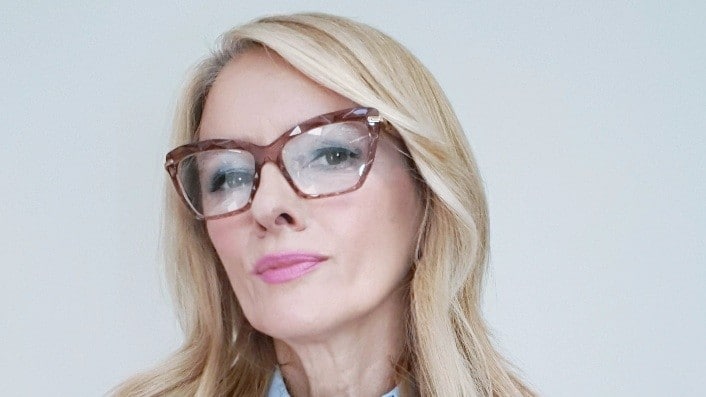 Dijana Vukomanović (SRCE): Ponoš promovisao logo pokreta u obliku crveno-plavo-belog srca, Vučić oblači Vulina i Radoičića u ratobornu maslinasto zelenu 1