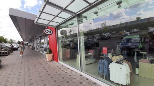 20220707_153410 Posle vesti o proneveri, prodavnica C&A u Zrenjaninu zatvorena, radnici poslati na odmor (FOTO) 4