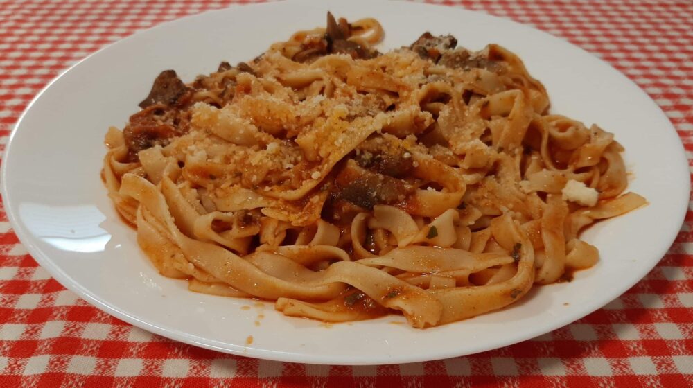 Rezanci sa džigericom i pečurkama (RECEPT) 1