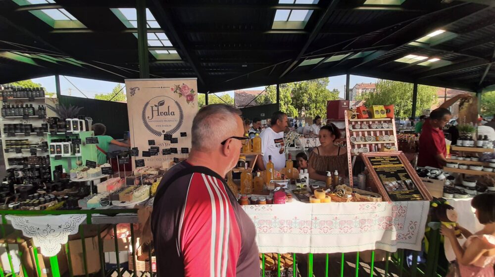 Uprkos vrućini dobar provod zabeležen na drugom Noćnom bazaru u Zrenjaninu 1