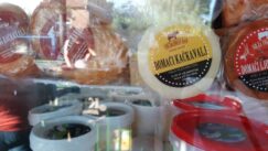 Sirevi Škripavac i Solunac proizvode se u porodičnoj mlekari u Banatskom Karađorđevu 3