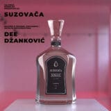 “Suzovača” - flaširane suze umetnice Dee Džanković na izložbi u Beogradu 1