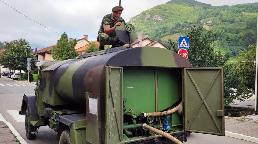 Vojska Srbije pomaže meštanima sela u opštini Prijepolje na obezbeđivanju pijaće vode 16