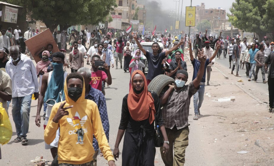 Na protestima protiv državnog udara u Sudanu povređeno 11 osoba 1