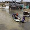 Spasioci u Pakistanu čamcima i helikopterima spašavaju ljude odsečene nakon poplava 18