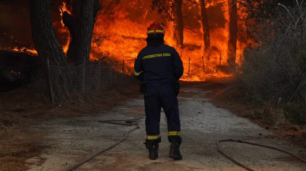 Grčka se bori sa nekoliko velikih požara 1
