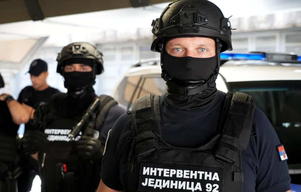 Interventna jedinica 92 dobila novu opremu, Vulin poručio da balističke prsluke moraju uvek da nose (FOTO) 2 Interventna jedinica 92 dobila novu opremu, Vulin poručio da balističke prsluke moraju uvek da nose (FOTO) 2