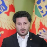 Abazović odgovorio Kneževiću: Crna Gora mora biti zdrava 12