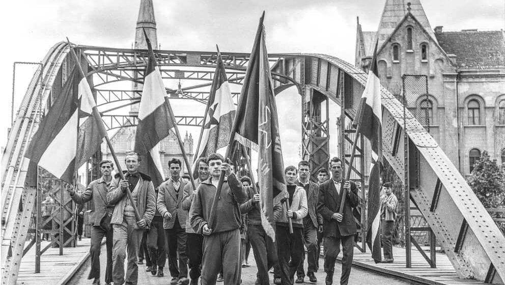 Razgovor o Zrenjaninu i fotografijama u atrijumu muzeja 1