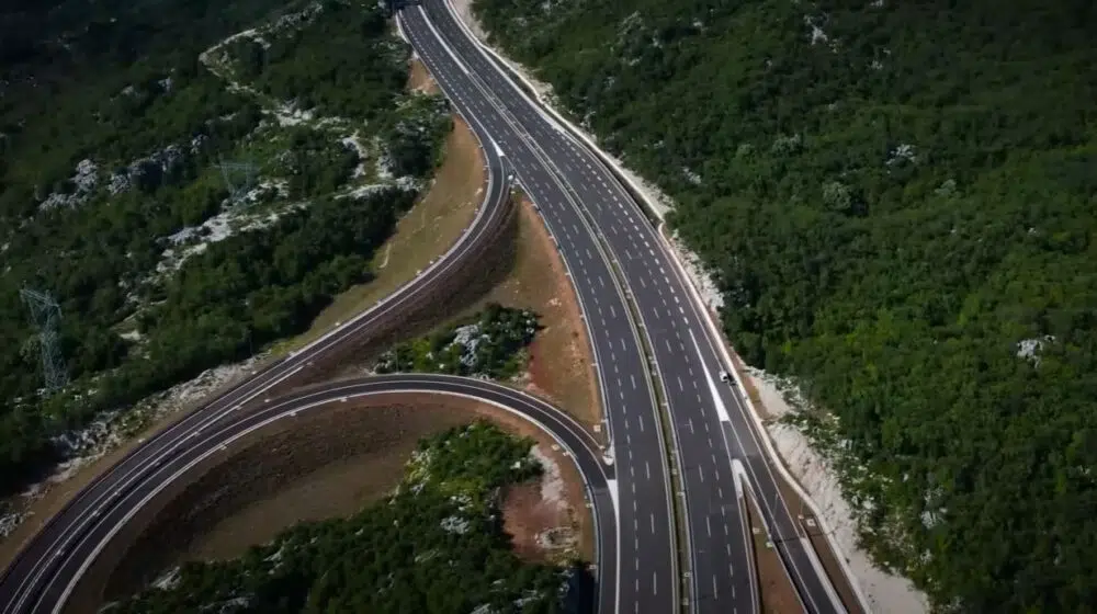 Rajniše post: Zbog izgradnje auto-puta Crna Gora pred bankrotom 1