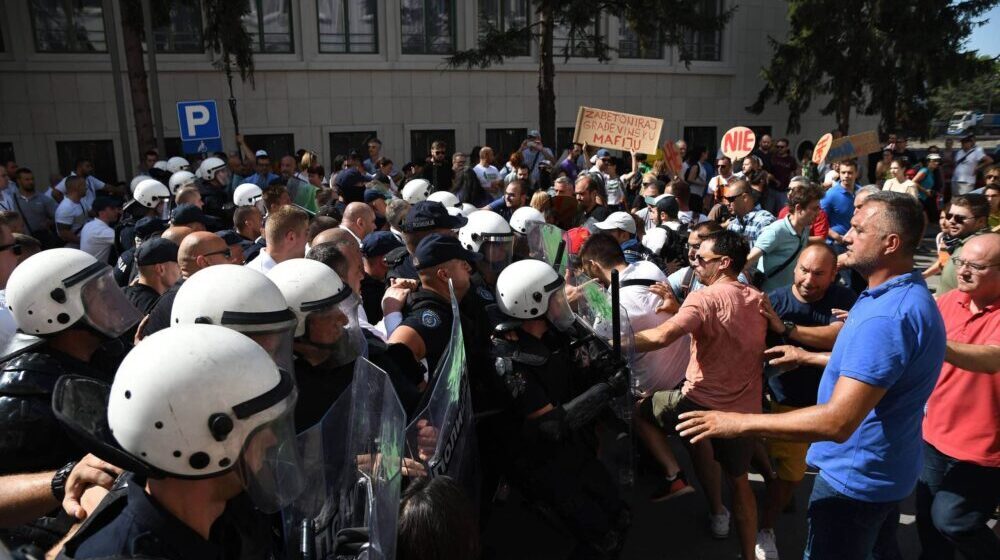 Aktivisti podneli pritužbu zbog nepostupanja policije i nasilja obezbeđenja nad građanima 16