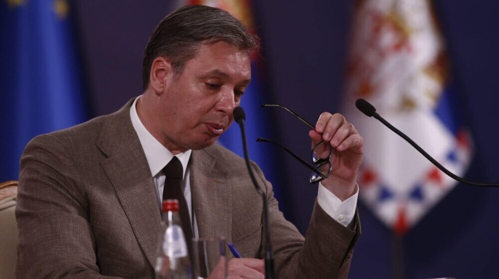 Ujedinjeni protiv kovida povodom dodele “Hipokratove medalje” Vučiću: Ima kolega ogrezlih u poltronstvu koje žive oportunizam 1