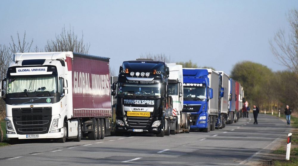 Gužva na granici: Kamioni u Sremskoj Rači na izlaz iz zemlje čekaju sedam sati 1