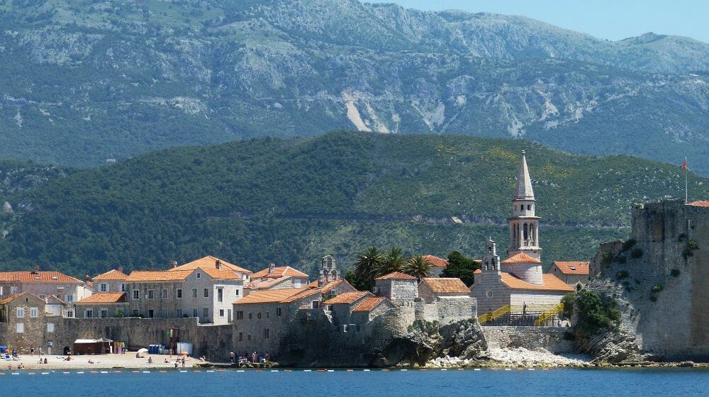 U Budvi 50 "bezbednosno interesantnih" osoba pretreseno tokom akcije policije 1