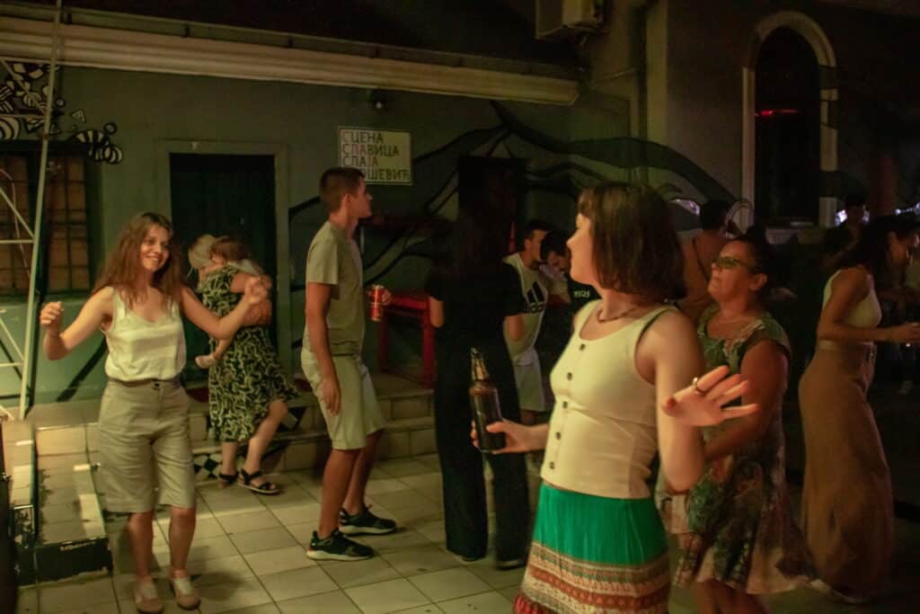 Disko groznica kragujevačke večeri: Igrali su svi u Domu omladine 4