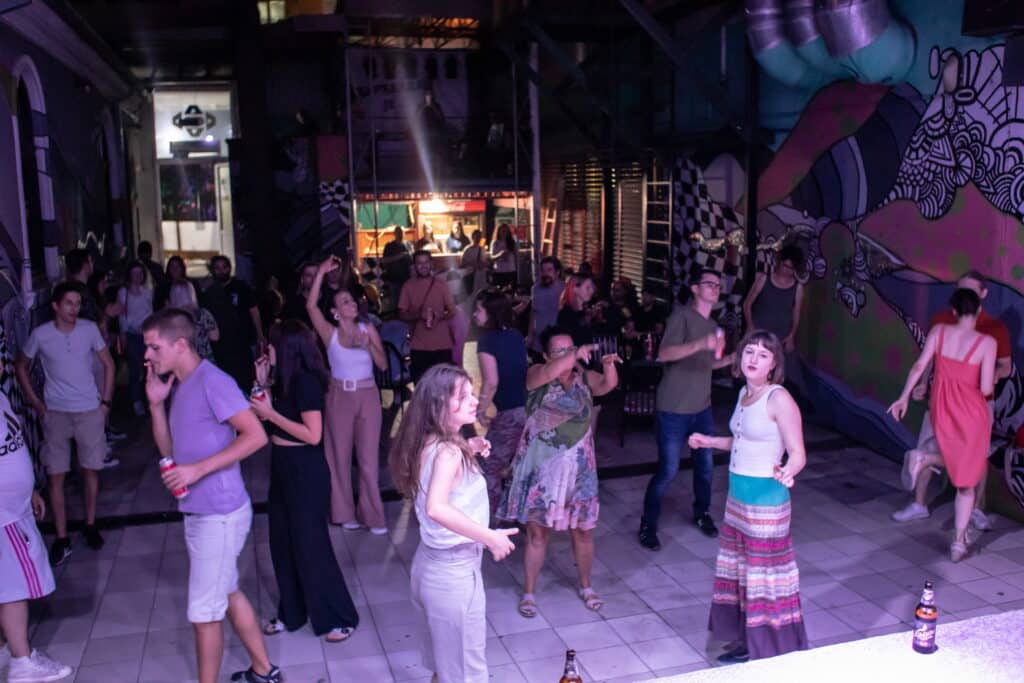 Disko groznica kragujevačke večeri: Igrali su svi u Domu omladine 6