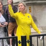 Nova britanska ministarka obrazovanja pokazala demonstrantima srednji prst 4