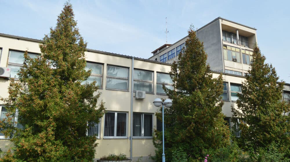 Radnici na suđenju za tragediju u lučanskoj fabrici svedočili o tome da nisu imali odgovarajuća zaštitna odela i da se nisu poštovale mere zaštite na radu 1